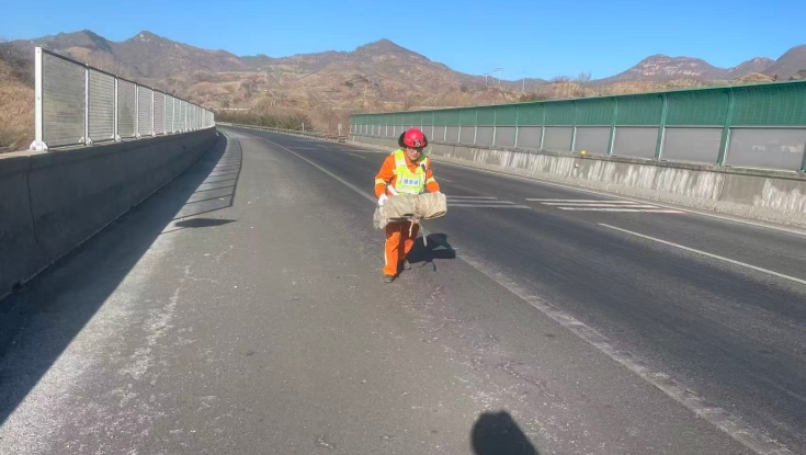 河北高速集团邢汾分公司清家沟隧道管理站：温馨服务不停歇，守护安全不打烊